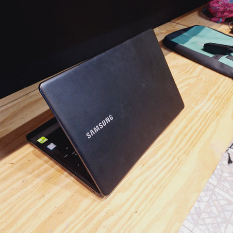 Assistência Técnica Notebook Samsung NP300E5M Guarulhos