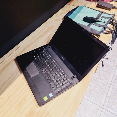 Assistência Técnica Notebook Samsung NP300E5M Guarulhos