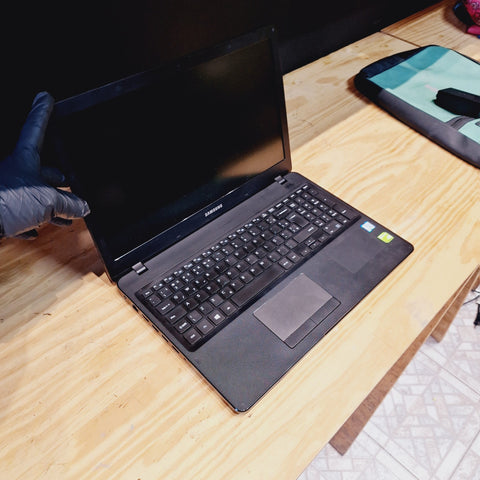 Assistência Técnica Notebook Samsung NP300E5M Guarulhos