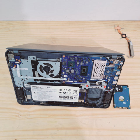Consertamos Notebook Samsung NP350XAA-XF4BR veja as fotos do reparo