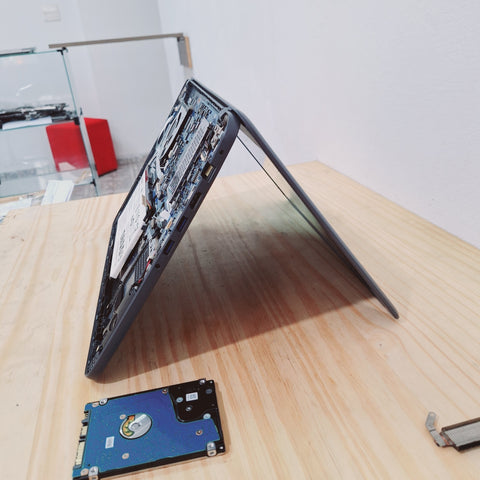 Consertamos Notebook Samsung NP350XAA-XF4BR veja as fotos do reparo