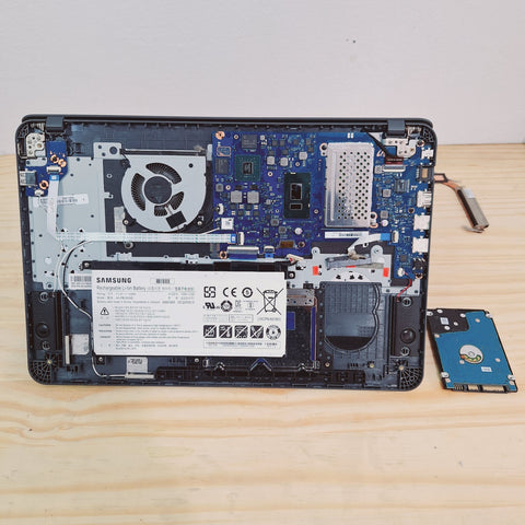 Consertamos Notebook Samsung NP350XAA-XF4BR veja as fotos do reparo