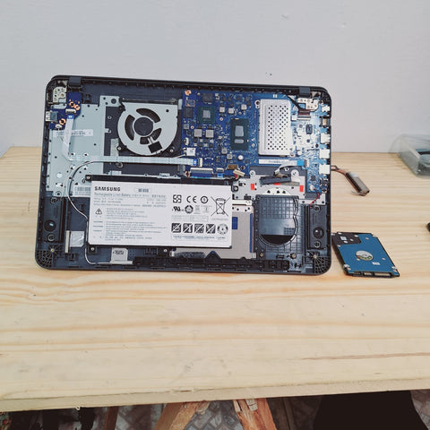 Consertamos Notebook Samsung NP350XAA-XF4BR veja as fotos do reparo
