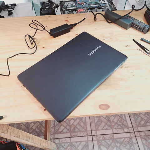 Troca de Tela notebook Samsung NP300E5L Guarulhos