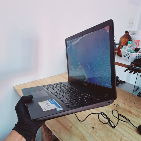 Troca de Tela notebook Samsung NP300E5L Guarulhos