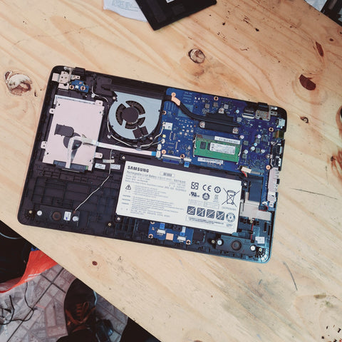 Troca de Tela notebook Samsung NP300E5L Guarulhos